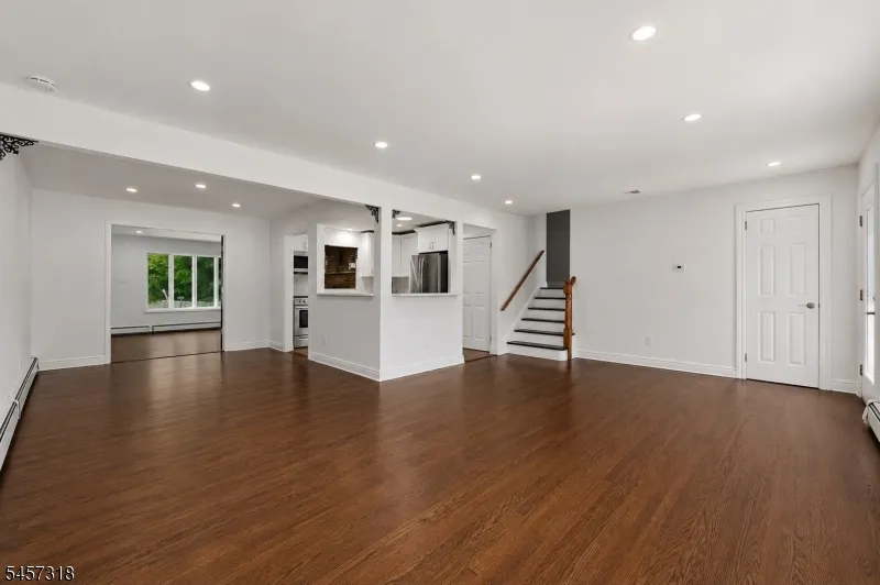 251 W Midland Paramus, NJ 07652