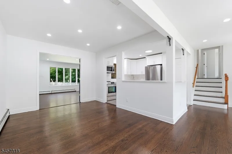 251 W Midland Paramus, NJ 07652