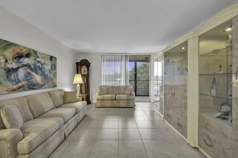 3231 Holiday Springs Boulevard #306 Margate, FL 33063