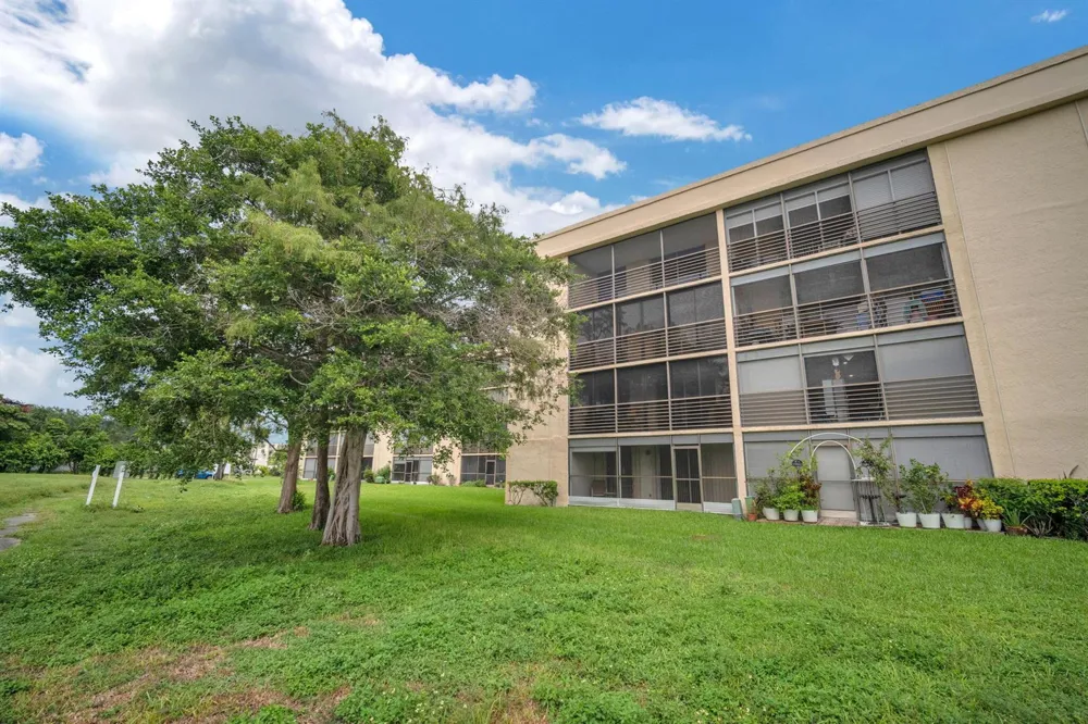 3231 Holiday Springs Boulevard #306 Margate, FL 33063