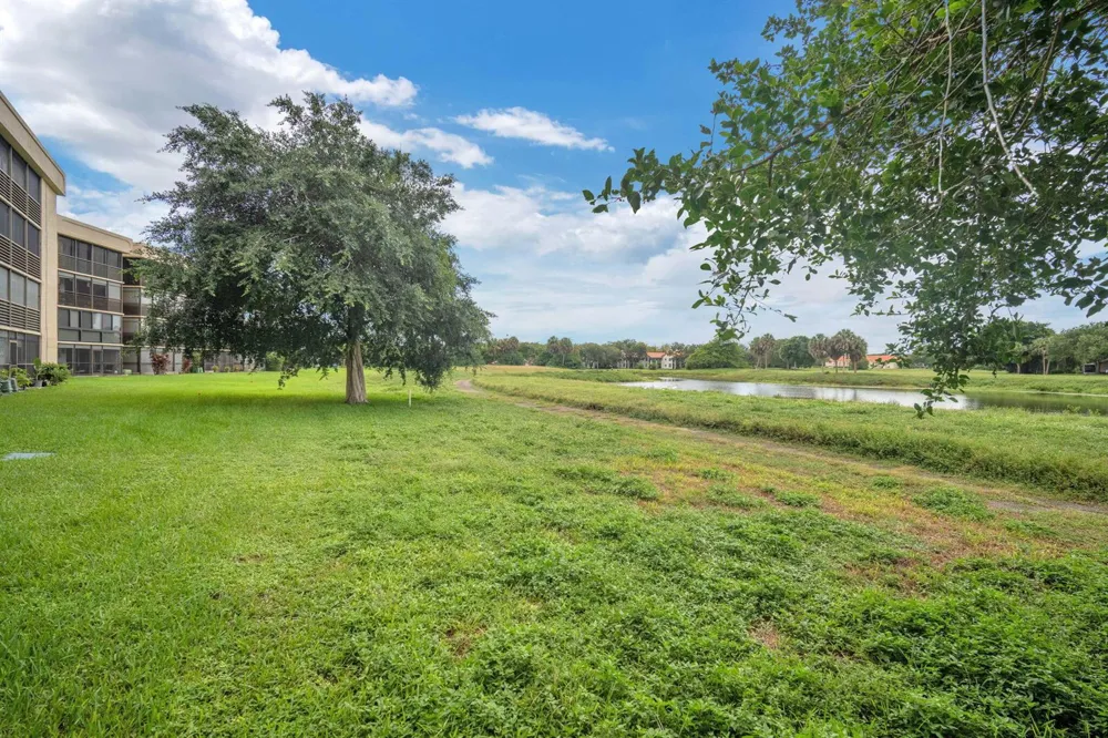 3231 Holiday Springs Boulevard #306 Margate, FL 33063