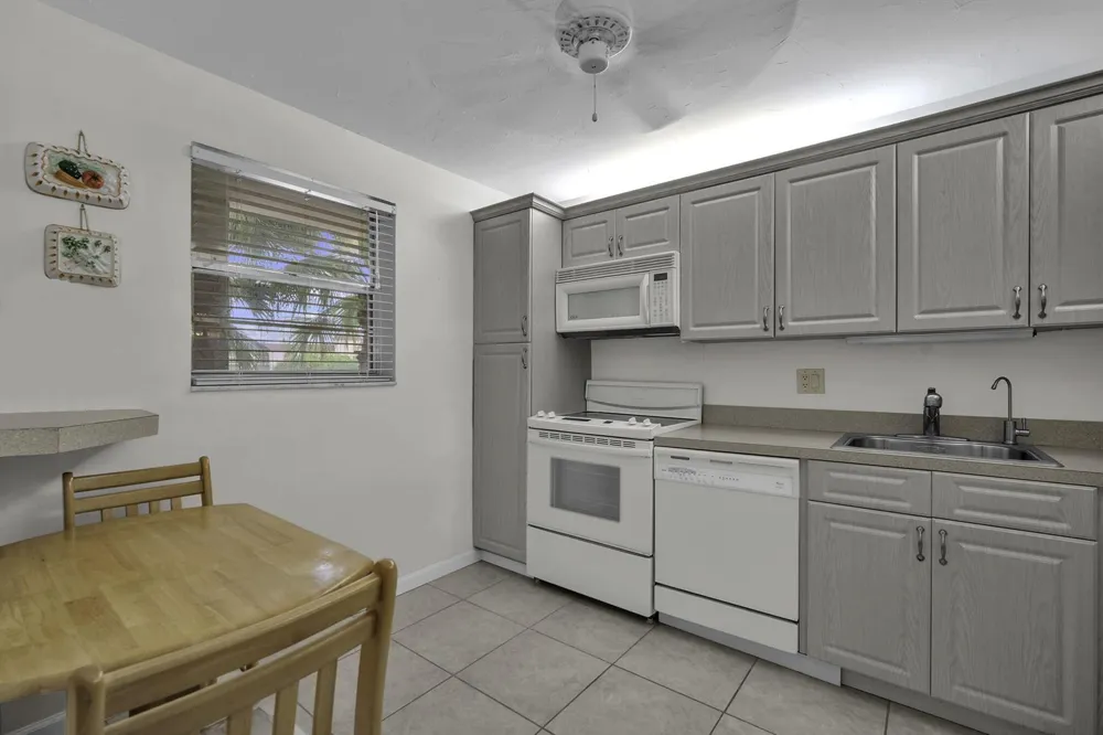 3231 Holiday Springs Boulevard #306 Margate, FL 33063