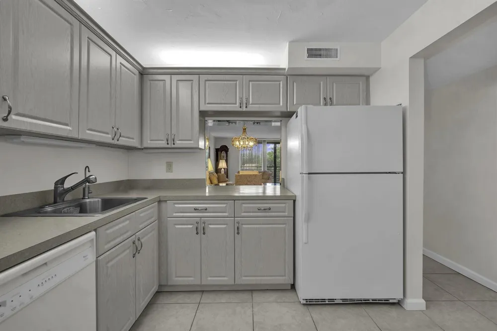 3231 Holiday Springs Boulevard #306 Margate, FL 33063