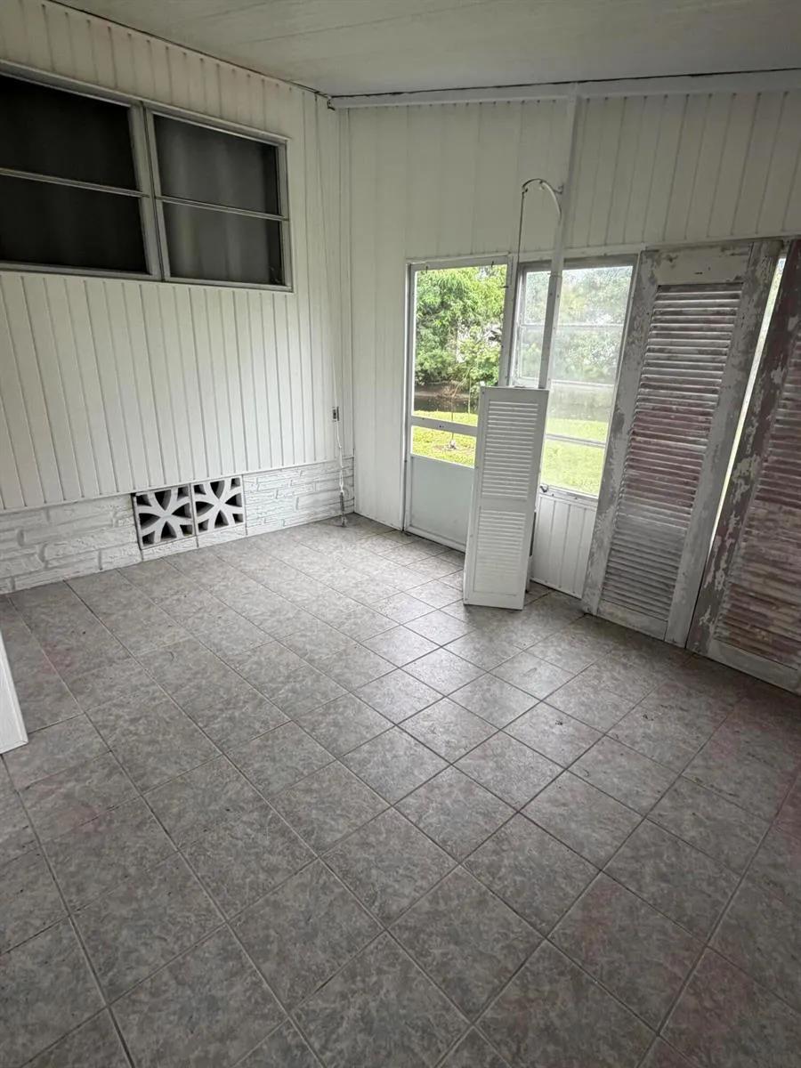 1930 SW 85TH AVENUE Davie, FL 33324