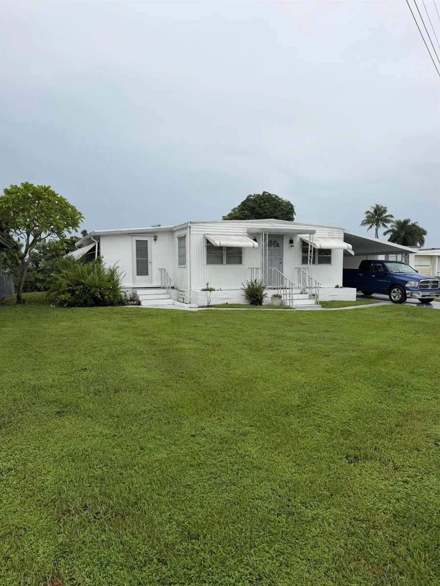 1930 SW 85TH AVENUE Davie, FL 33324