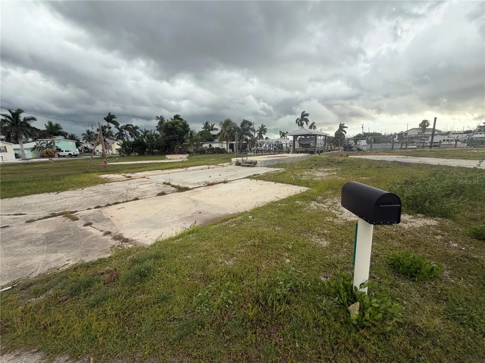 3881 ARECA DRIVE St James City, FL 33956