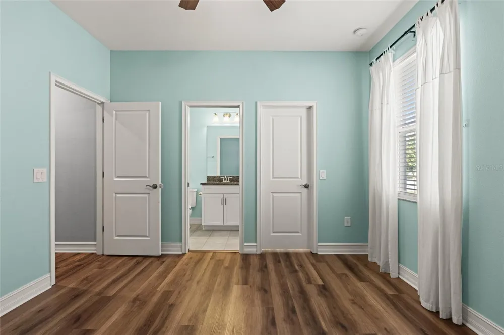 16361 HYDE MANOR DRIVE Tampa, FL 33647
