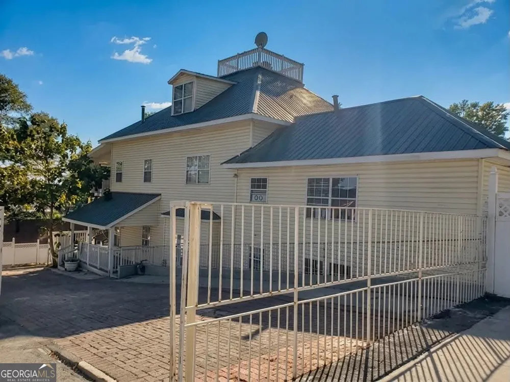 209 E Hagen ST E Dalton, GA 30721