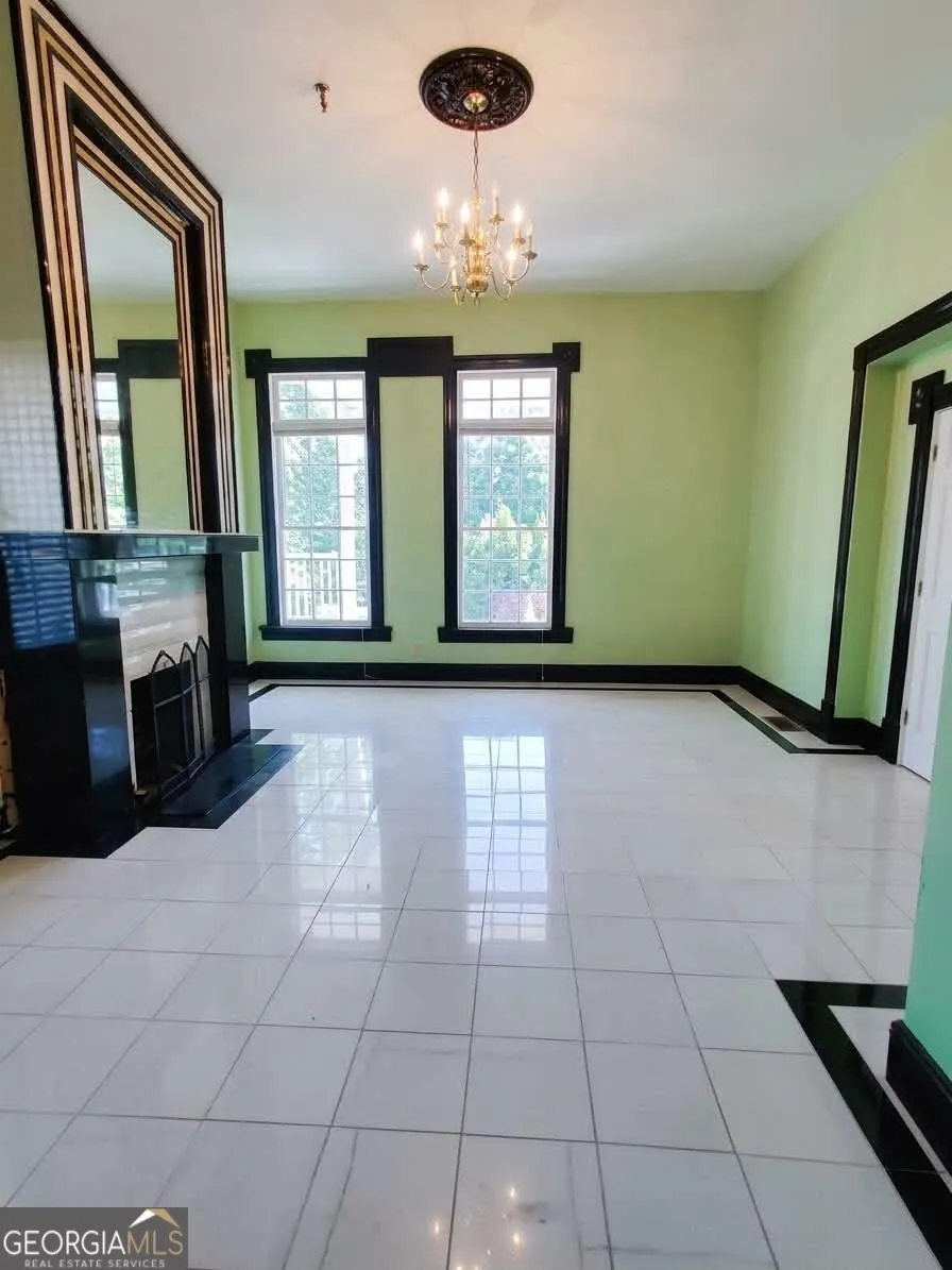 209 E Hagen ST E Dalton, GA 30721