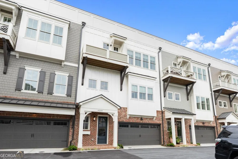4209 Legacy LN Acworth, GA 30101