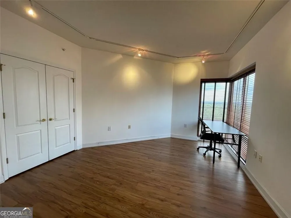 3475 Oak Valley RD Atlanta, GA 30326