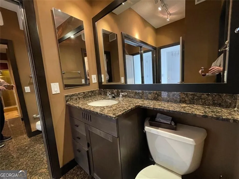 3475 Oak Valley RD Atlanta, GA 30326