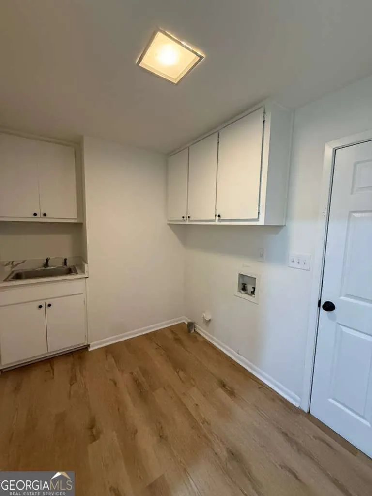 352 N Peak DR Alpharetta, GA 30022