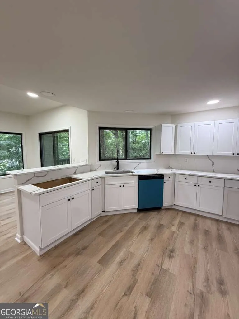 352 N Peak DR Alpharetta, GA 30022