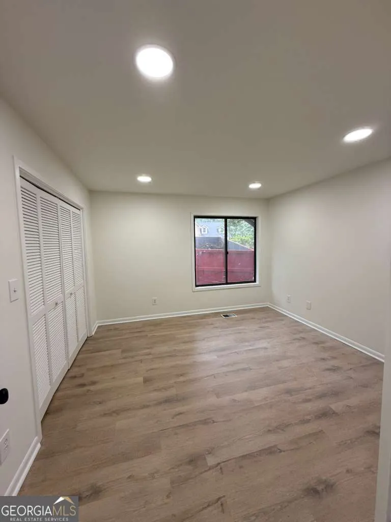 352 N Peak DR Alpharetta, GA 30022