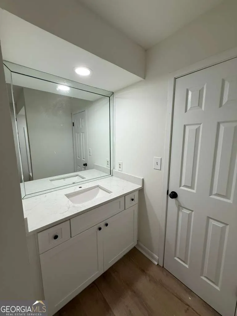 352 N Peak DR Alpharetta, GA 30022