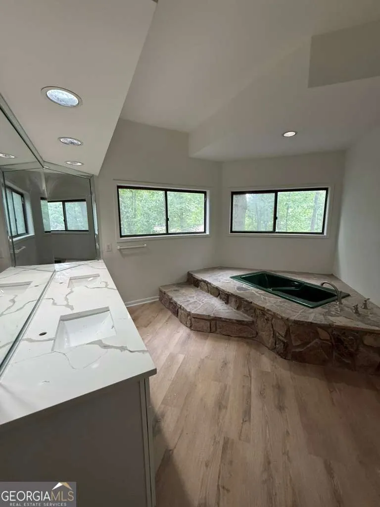 352 N Peak DR Alpharetta, GA 30022