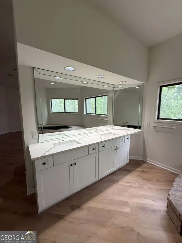 352 N Peak DR Alpharetta, GA 30022