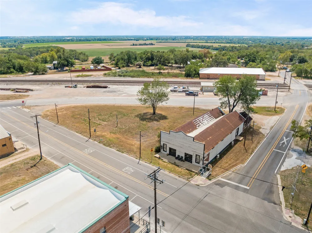 413 W Batte Street Cameron, TX 76520