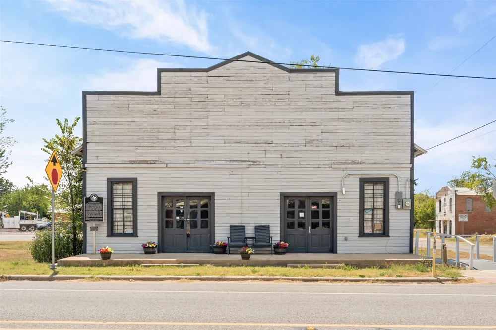 413 W Batte Street Cameron, TX 76520
