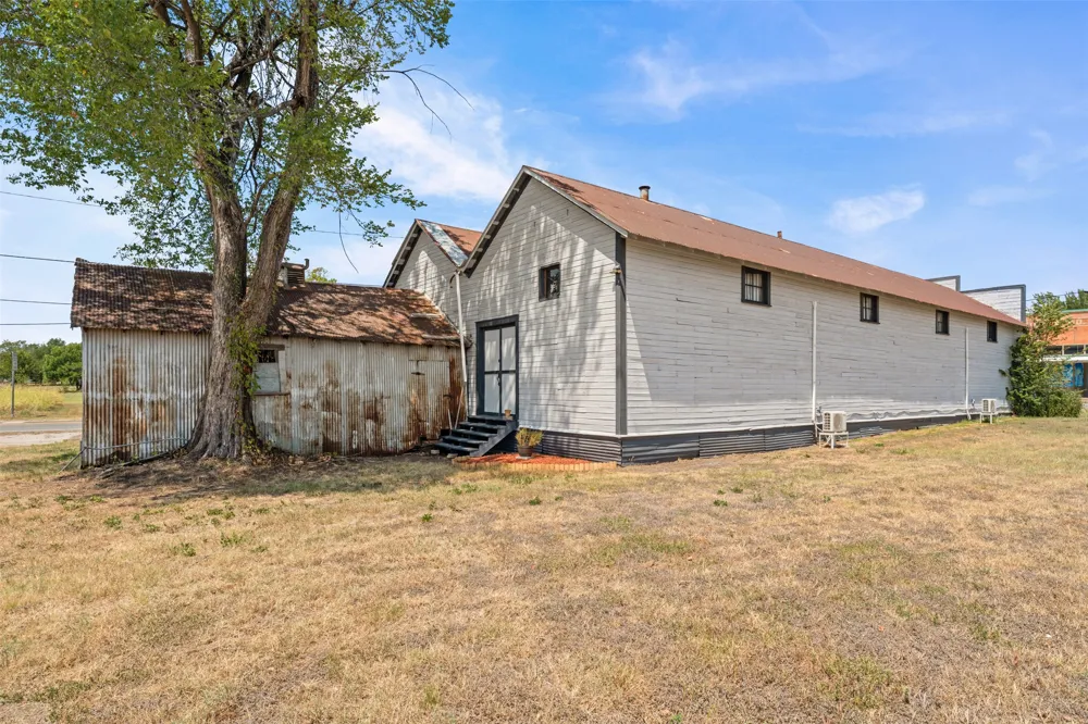 413 W Batte Street Cameron, TX 76520