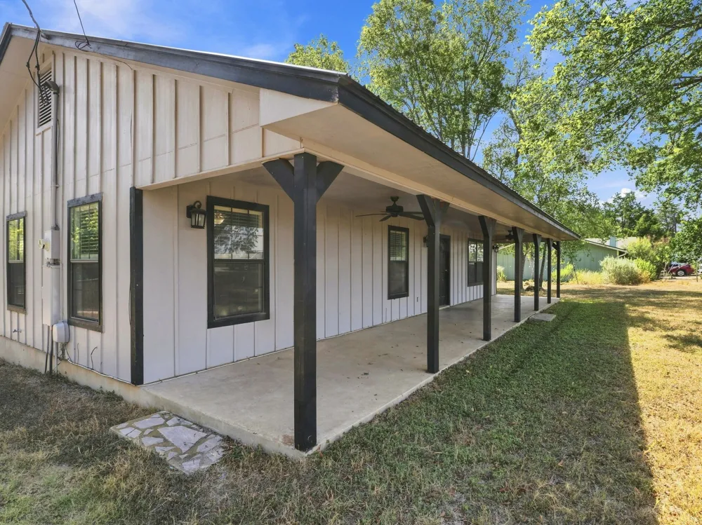 1303 Lovers Lane Bastrop, TX 78602