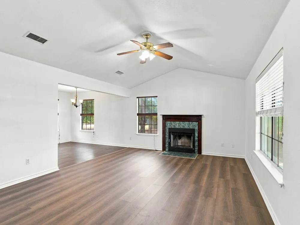 1303 Lovers Lane Bastrop, TX 78602