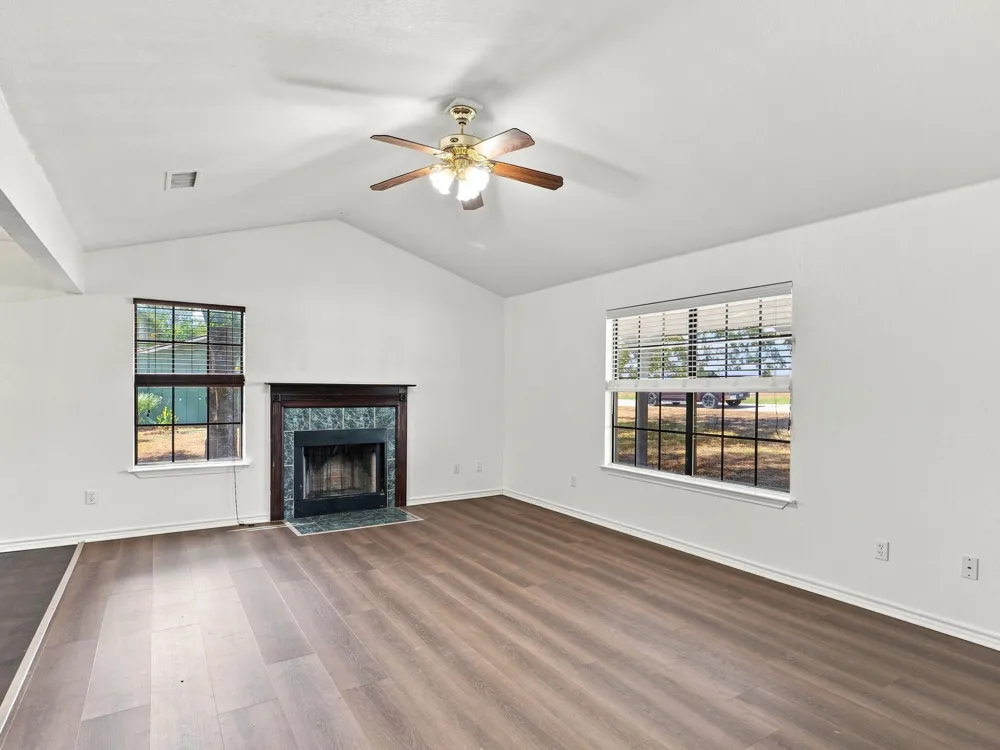 1303 Lovers Lane Bastrop, TX 78602