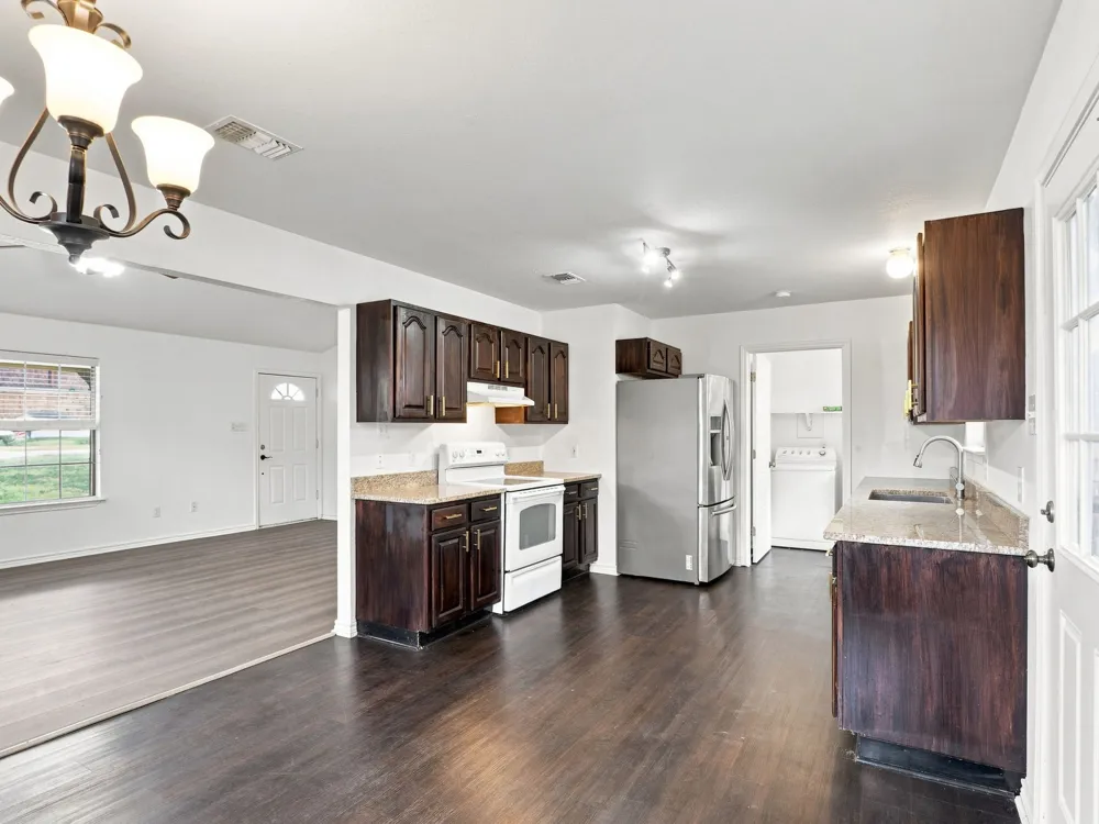 1303 Lovers Lane Bastrop, TX 78602