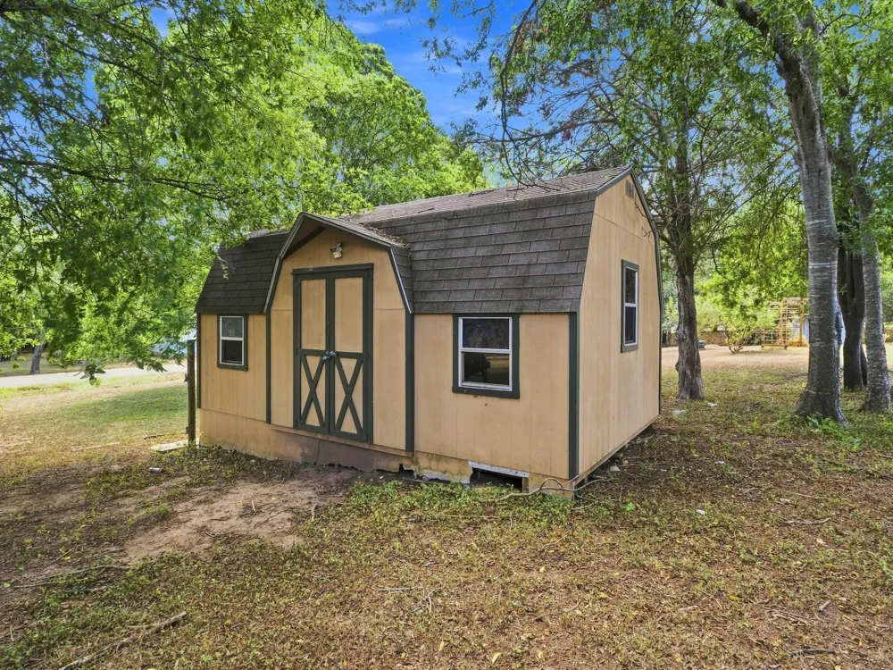 1303 Lovers Lane Bastrop, TX 78602