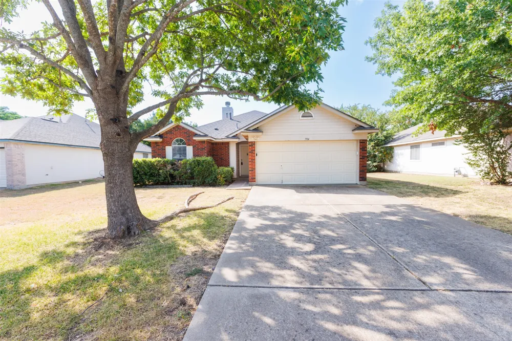 704 Red River Lane Leander, TX 78641