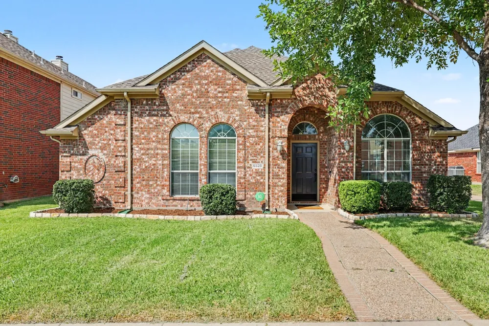 5528 Green Hollow Lane The Colony, TX 75056