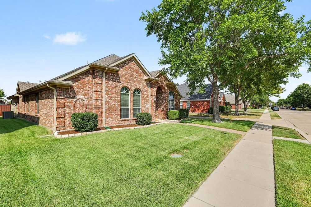 5528 Green Hollow Lane The Colony, TX 75056
