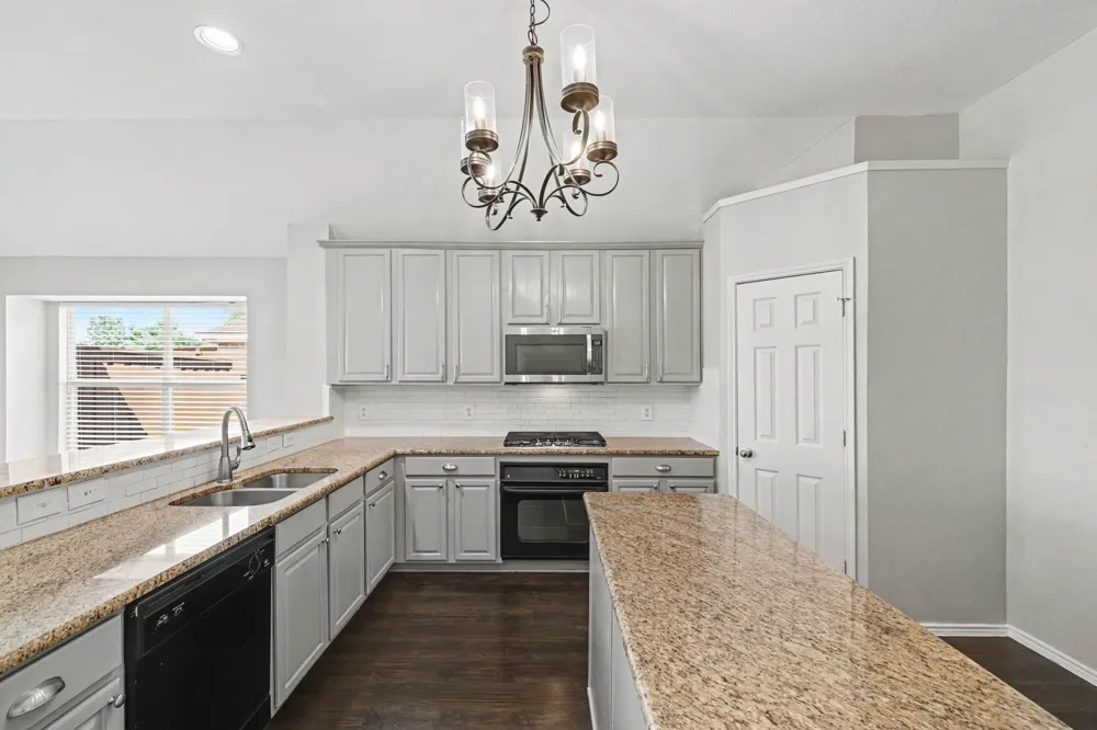 5528 Green Hollow Lane The Colony, TX 75056