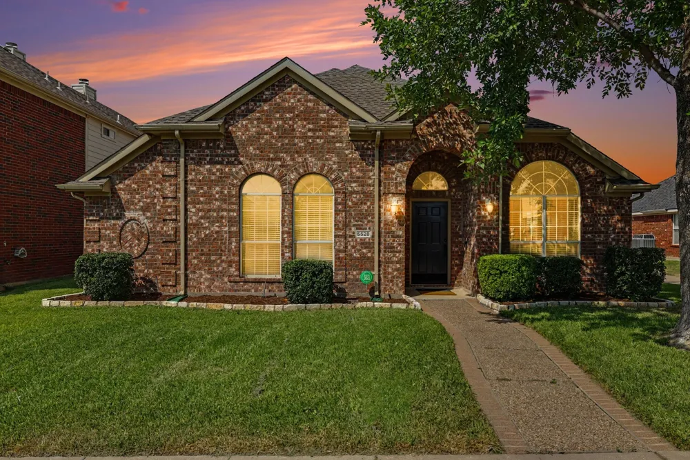 5528 Green Hollow Lane The Colony, TX 75056