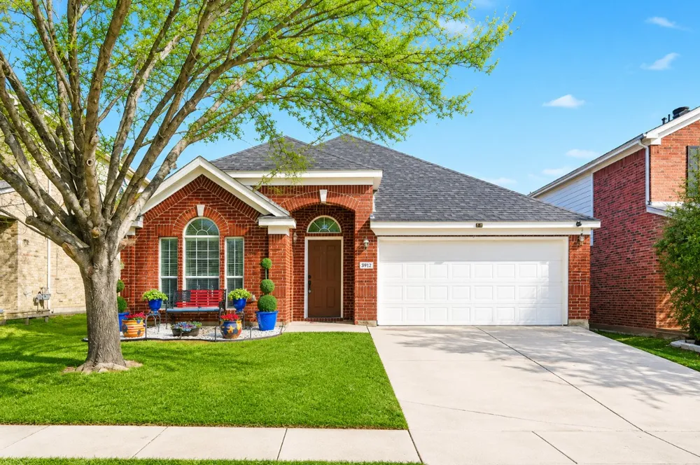 9912 Lamberton Terrace Fort Worth, TX 76244