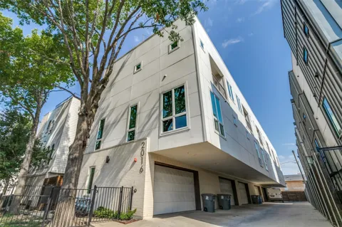 2016 Fitzhugh Avenue #104
