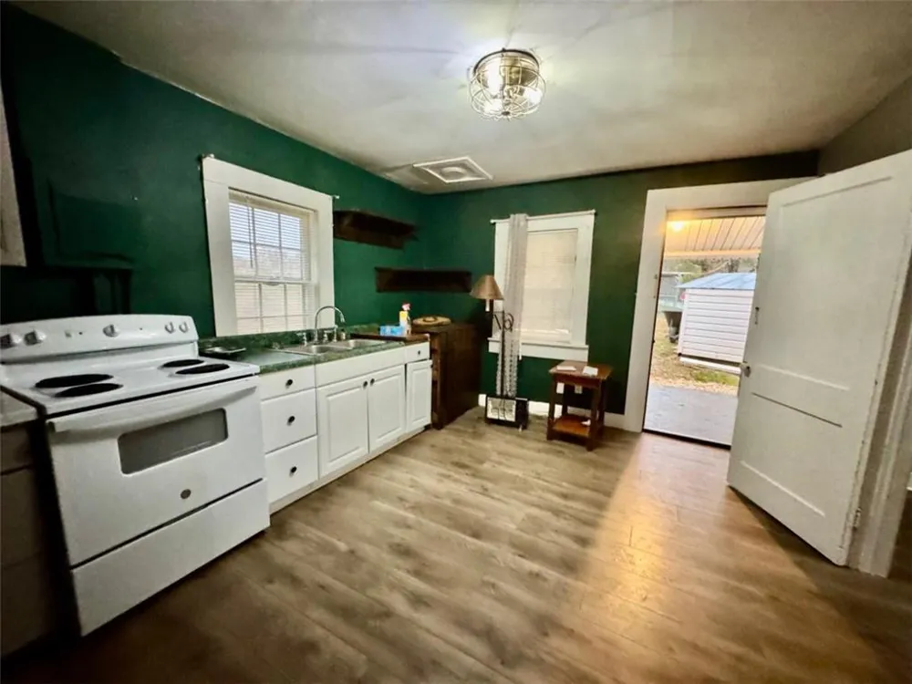 930 Cantrell Road Marble Hill, GA 30148
