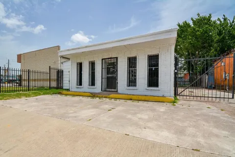 1804 Main Street