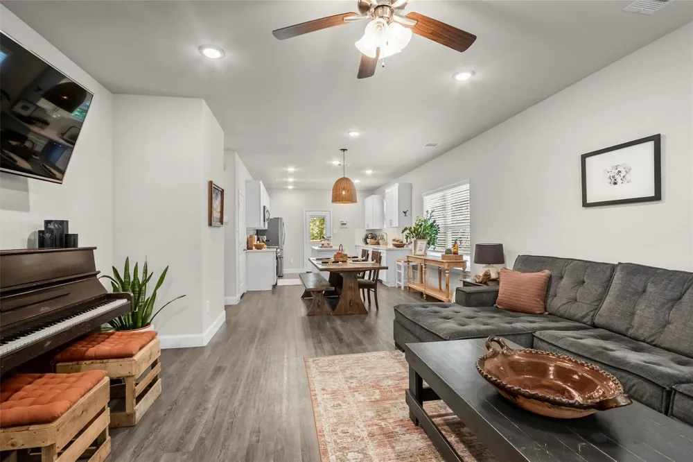 1213 Freedonia Street Montgomery, TX 77316