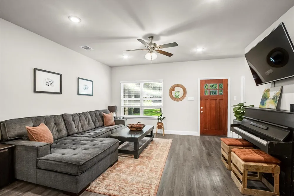 1213 Freedonia Street Montgomery, TX 77316