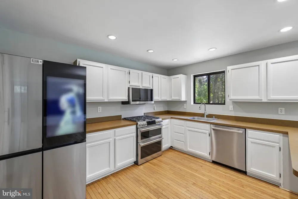 285 MICHENER COURT E Severna Park, MD 21146