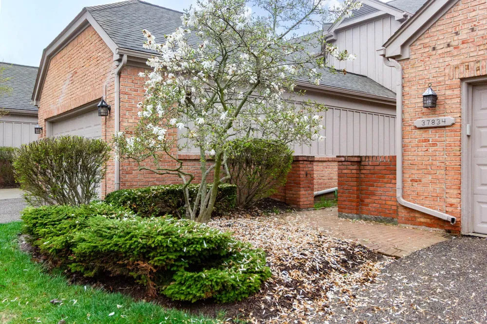 37834 Siena Drive Farmington Hills, MI 48331