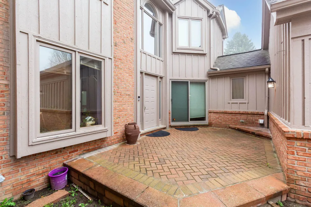37834 Siena Drive Farmington Hills, MI 48331