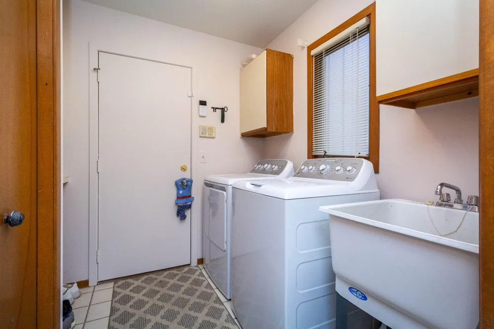 37834 Siena Drive Farmington Hills, MI 48331
