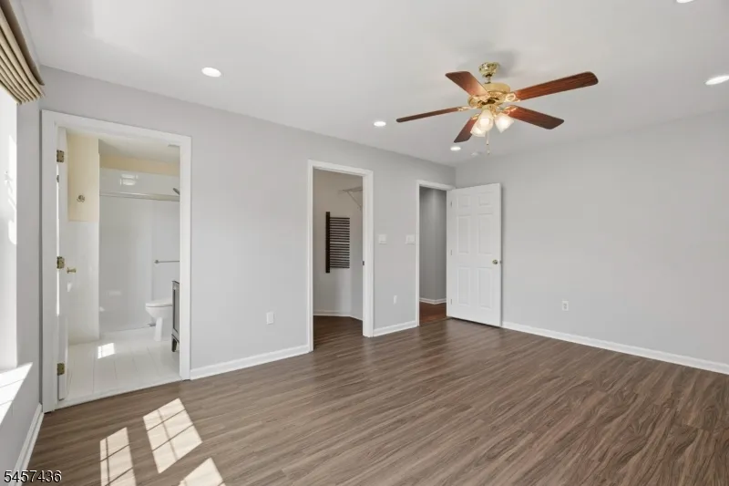 8 Ashley Ct Franklin, NJ 08873