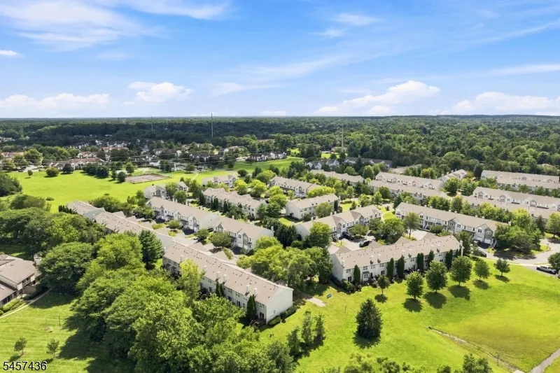 8 Ashley Ct Franklin, NJ 08873