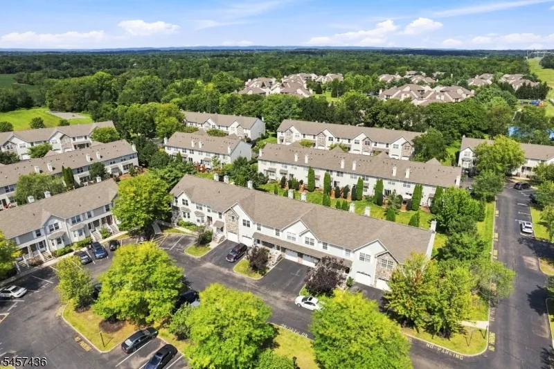 8 Ashley Ct Franklin, NJ 08873