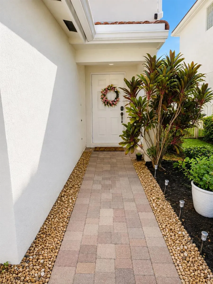 11957 DONLIN DRIVE Wellington, FL 33414