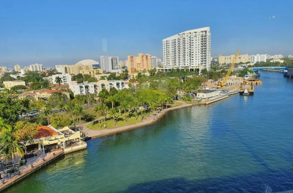 318 SW 4th Ave #1 Miami, FL 33130